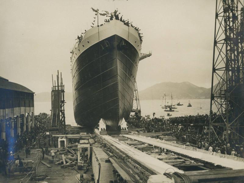 Scalo N. 1 lato est dei cantieri e varo piroscafo "Giuseppe Mazzini"