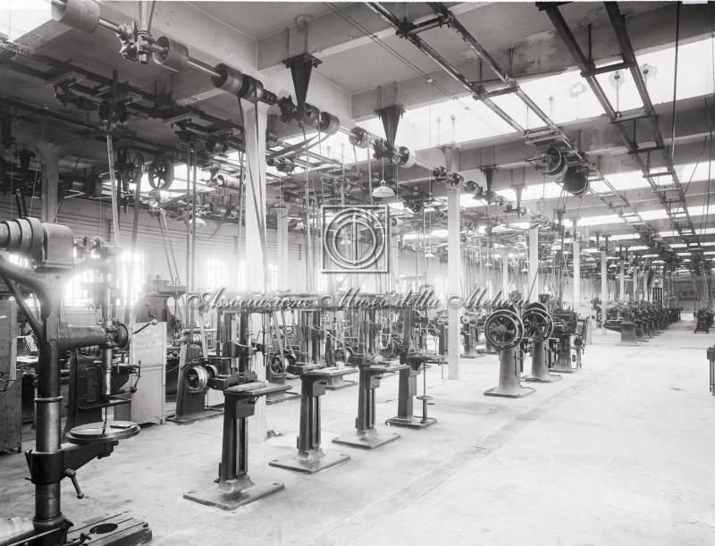 Interno sala macchine (2)