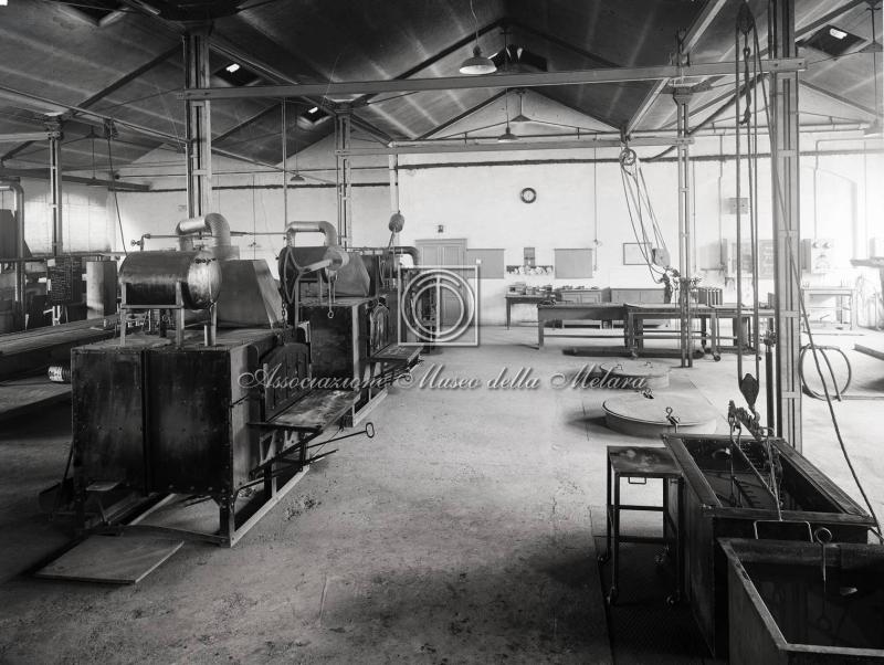 Interno dello stabilimento. Reparto trattamenti termici (2)