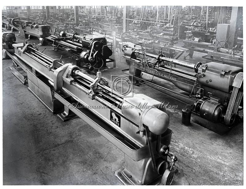 Interno dello stabilimento. Reparto rigatura canne (3)