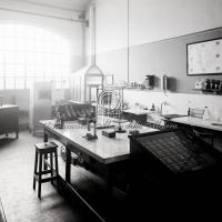 Interno dello stabilimento. Reparto laboratorio sperimentale (3)